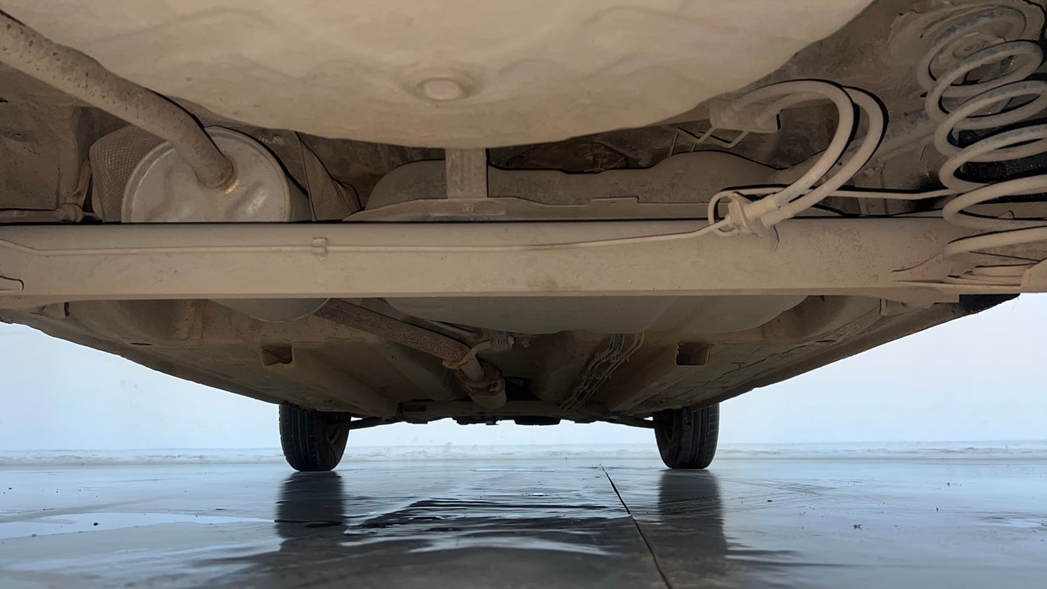 Used 2017 Renault Kwid 1.0 RXT Petrol Manual extra REAR UNDERBODY VIEW (TAKEN FROM REAR)