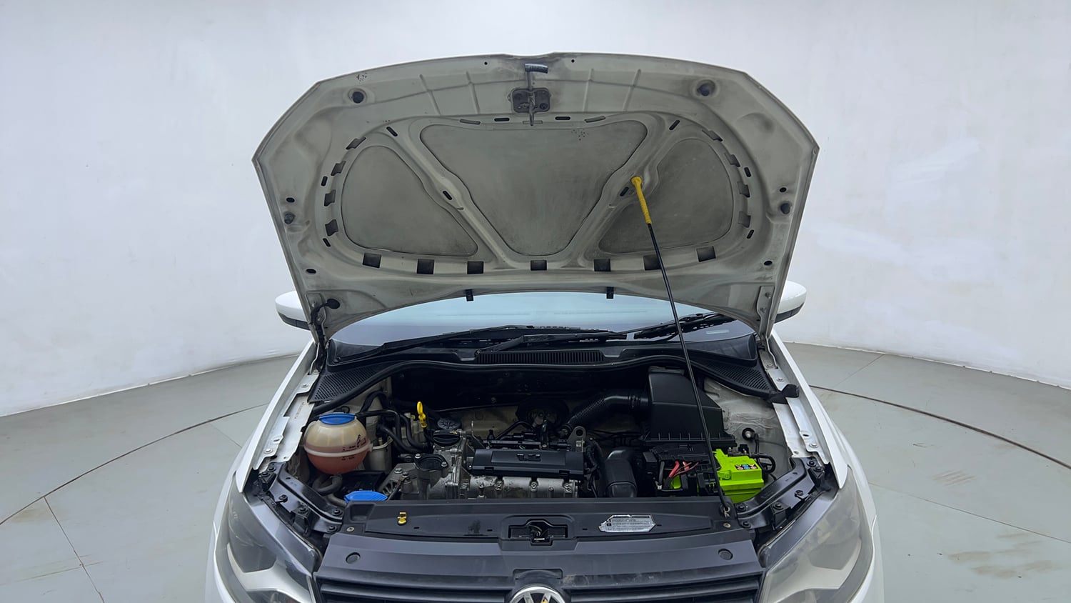 Used 2017 Volkswagen Polo Highline1.2L (P) Petrol Manual engine ENGINE & BONNET OPEN FRONT VIEW