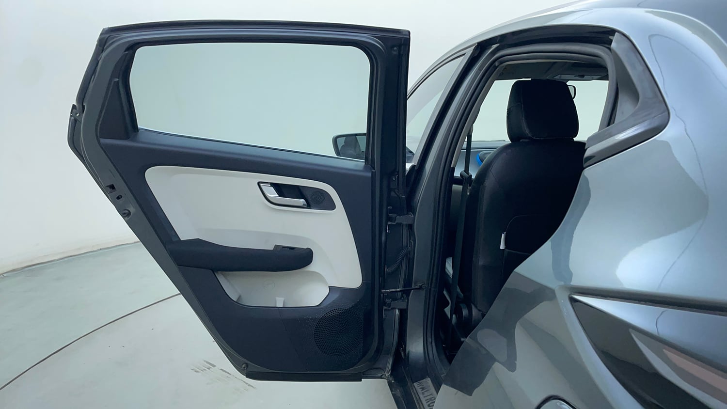 Used 2022 Tata Altroz XZ Petrol Petrol Manual interior LEFT REAR DOOR OPEN VIEW