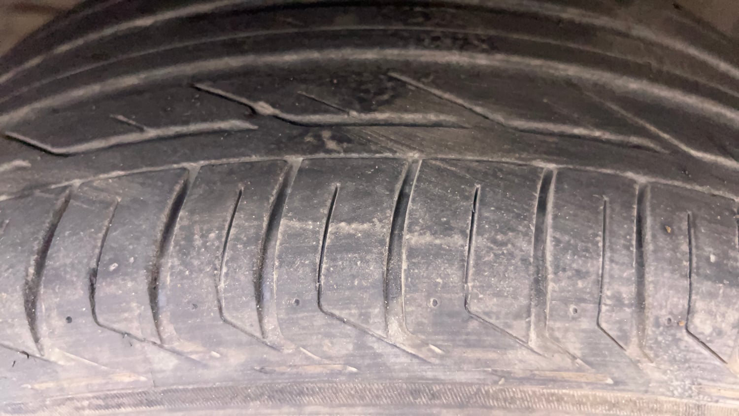 Used 2021 BMW X1 sDrive20d xLine Diesel Automatic tyres LEFT FRONT TYRE TREAD VIEW