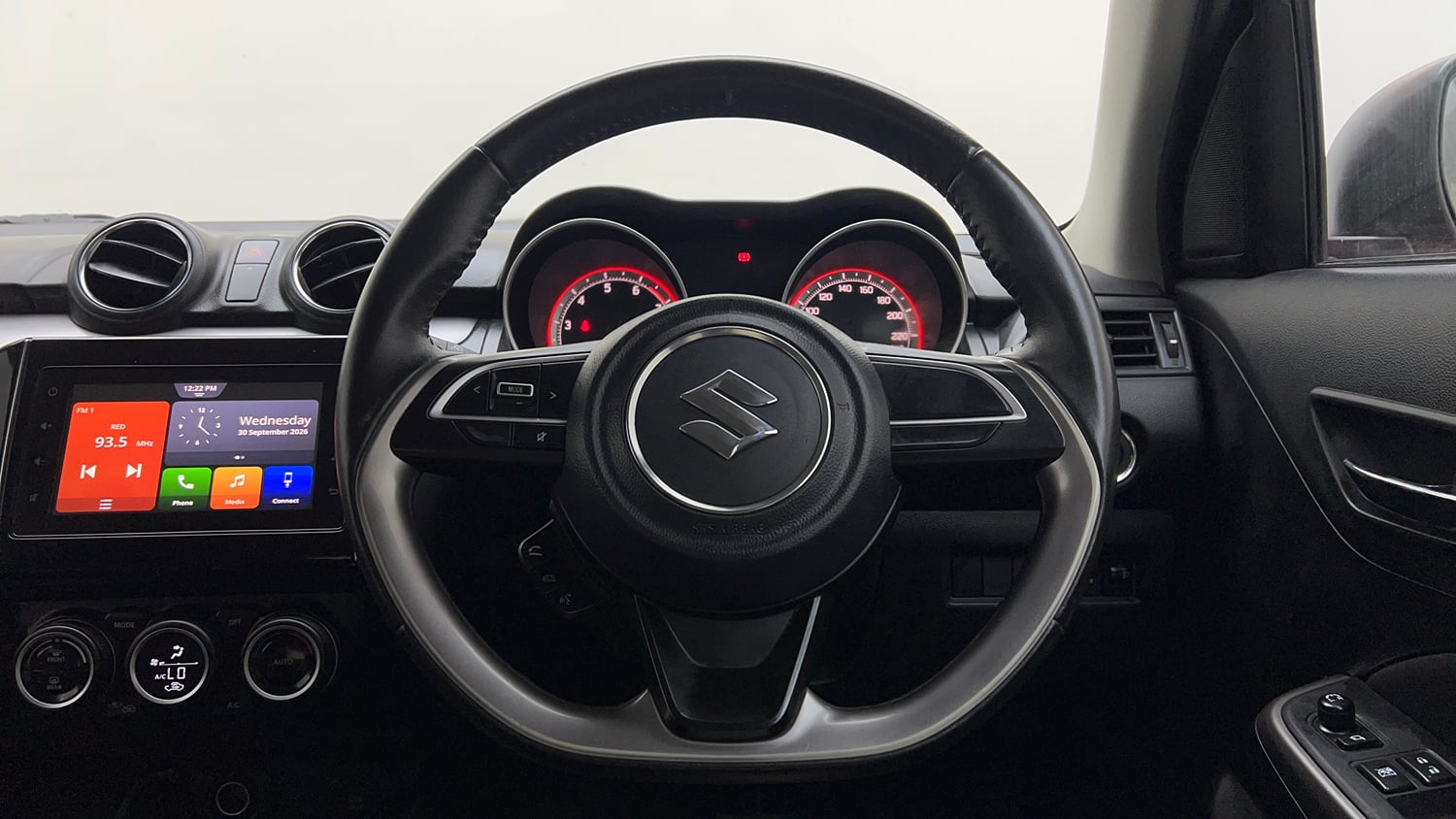 Used 2022 Maruti Suzuki Swift ZXi AMT Petrol Automatic interior STEERING VIEW