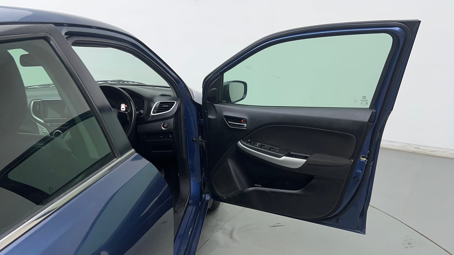 Used 2017 Maruti Suzuki Baleno Alpha 1.2 Petrol Manual interior RIGHT FRONT DOOR OPEN VIEW