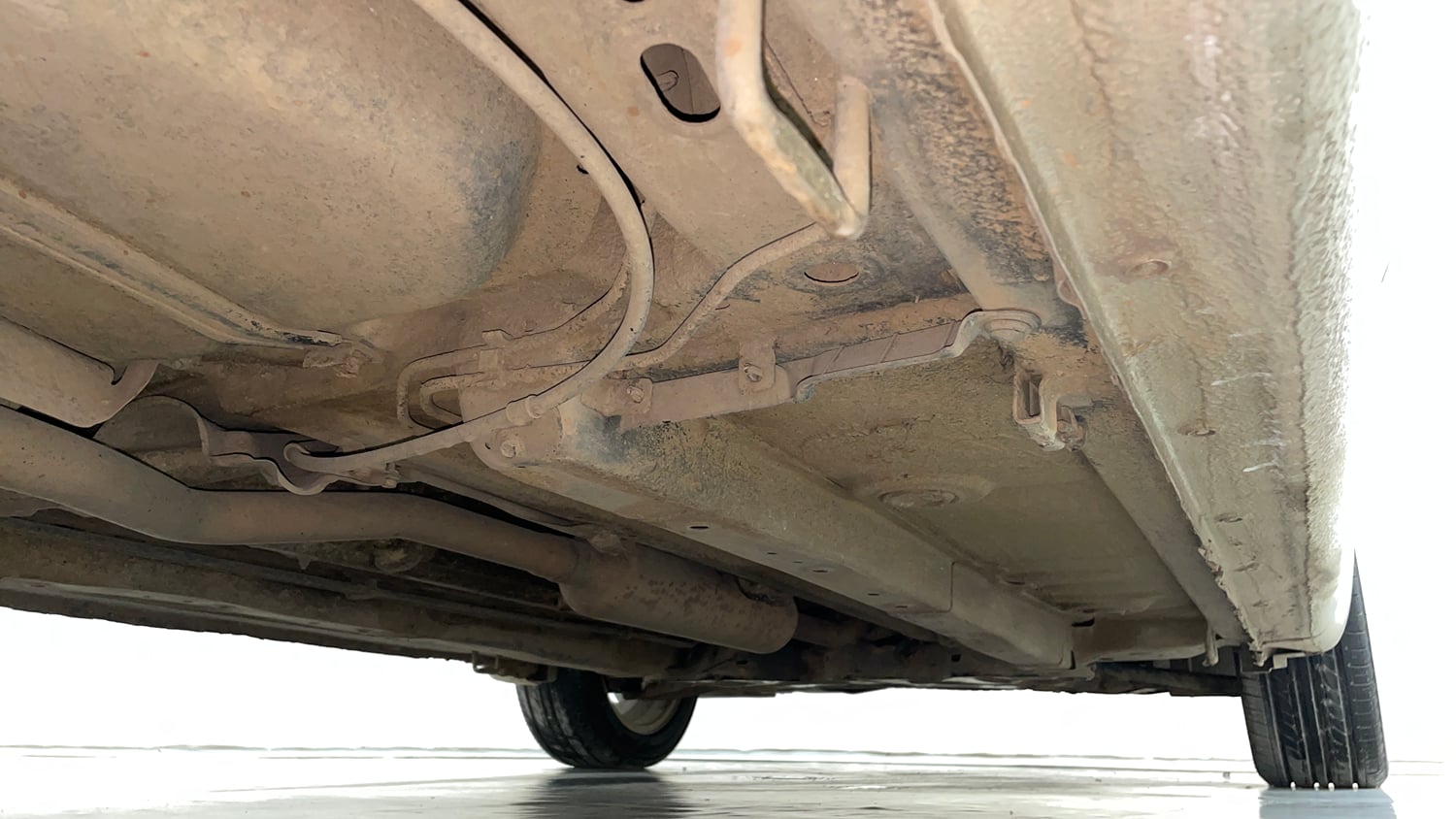 Used 2015 Maruti Suzuki Ciaz ZXI+ Petrol Manual extra REAR RIGHT UNDERBODY VIEW