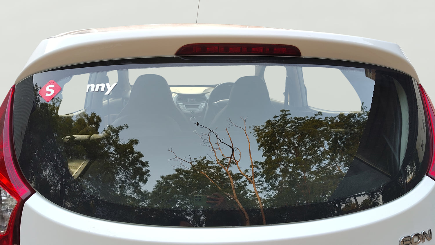 Used 2017 Hyundai Eon Magna + Petrol Manual exterior BACK WINDSHIELD VIEW