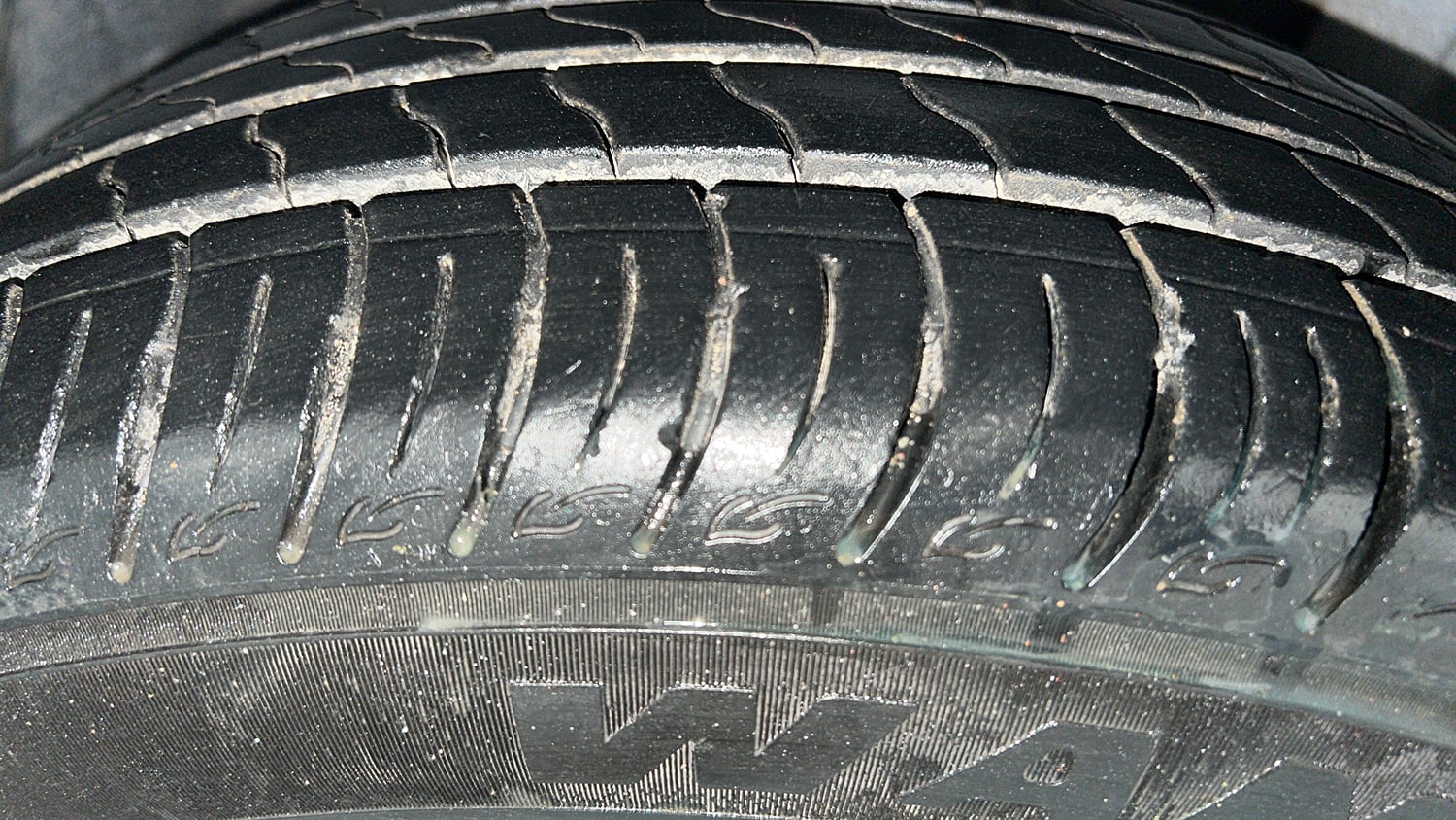 Used 2018 Ford EcoSport Titanium 1.5L TDCi Diesel Manual tyres RIGHT FRONT TYRE TREAD VIEW