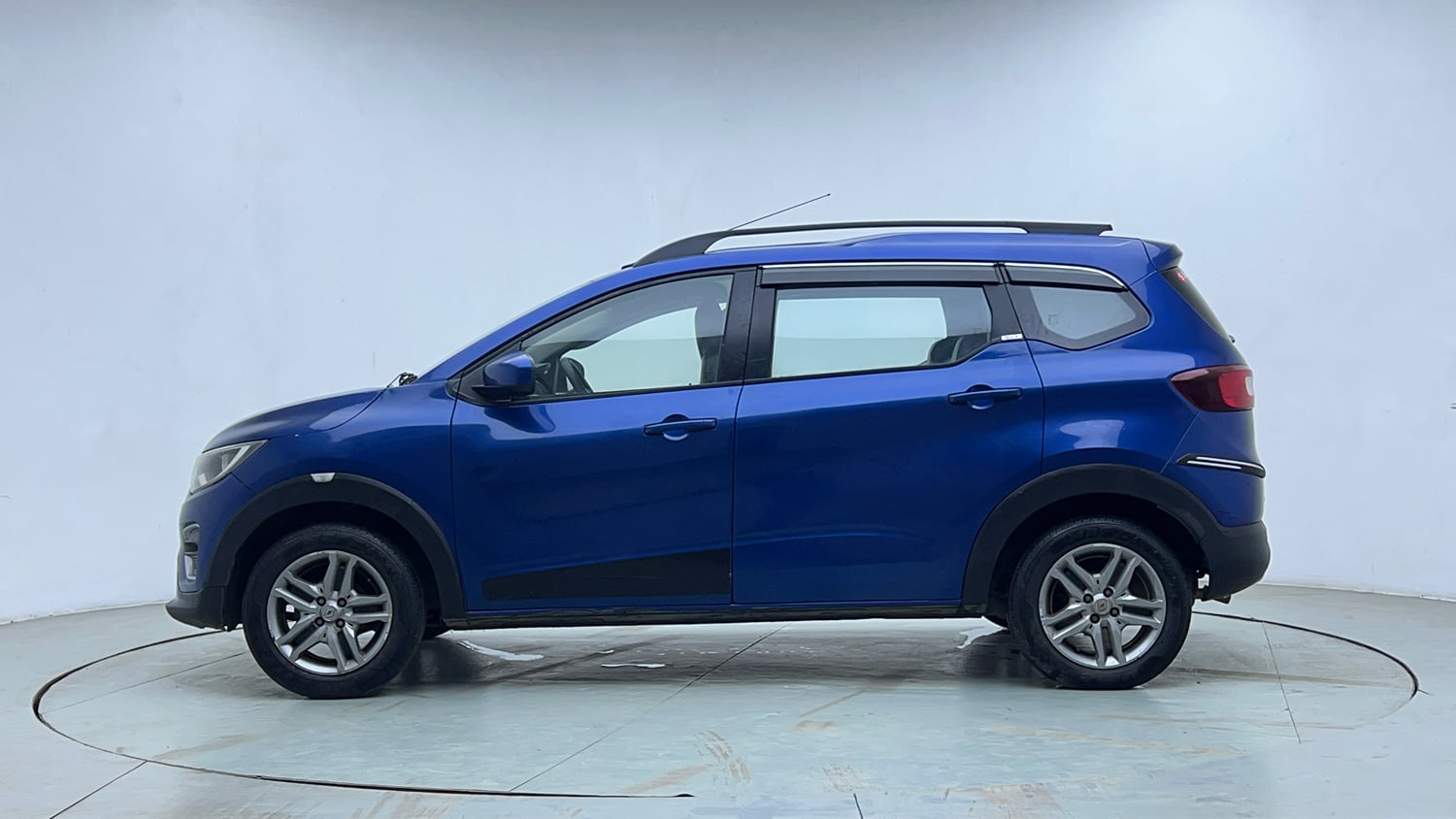 Used 2021 Renault Triber RXZ CNG (outside fitted) Cng Manual exterior LEFT SIDE VIEW