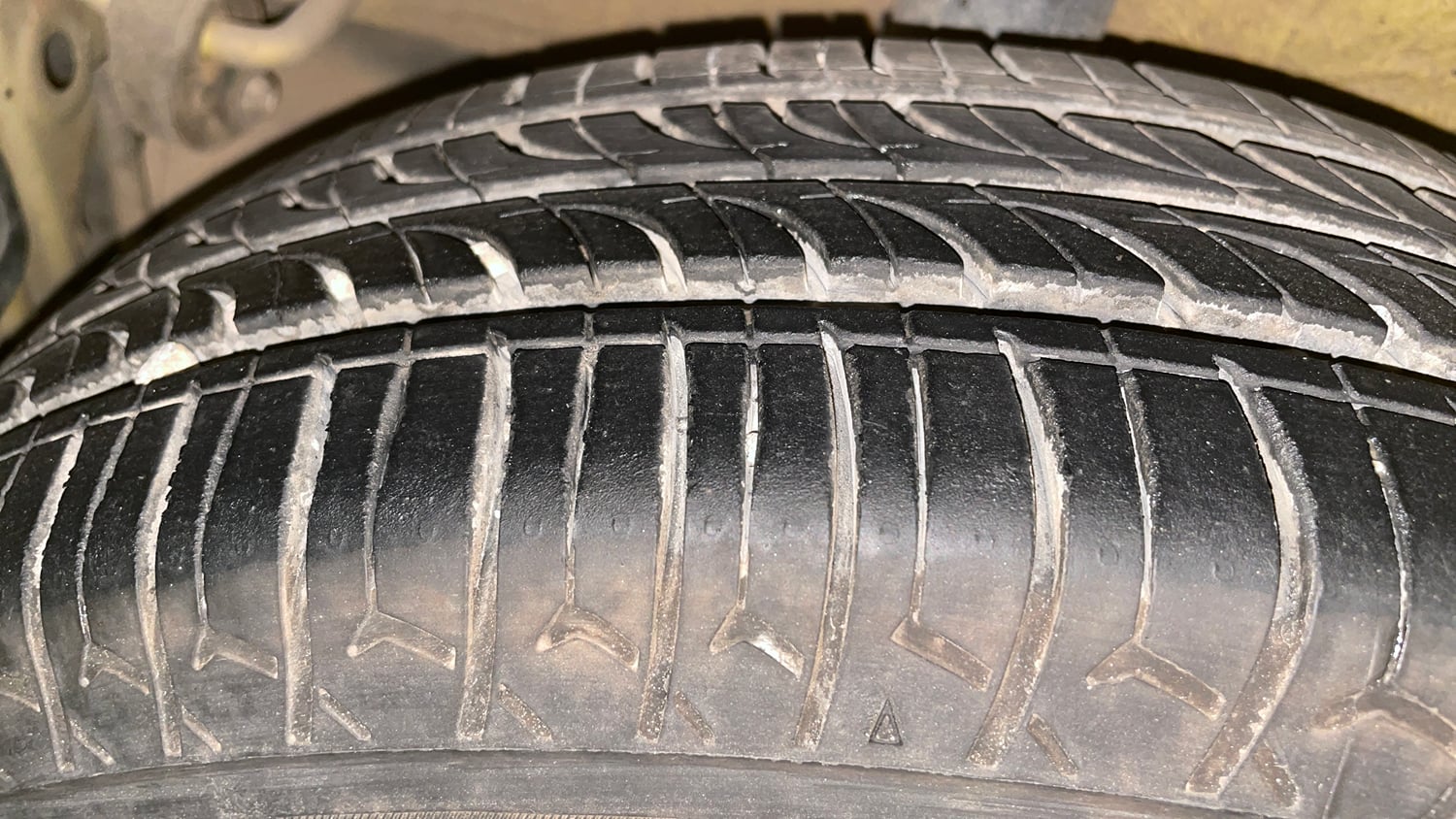 Used 2014 Maruti Suzuki Celerio VXi AMT Petrol Automatic tyres RIGHT REAR TYRE TREAD VIEW