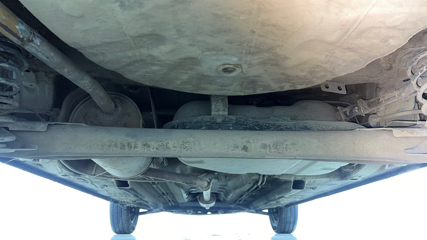 Used 2020 Renault Kwid RXT 1.0 Opt Petrol Manual extra REAR UNDERBODY VIEW (TAKEN FROM REAR)