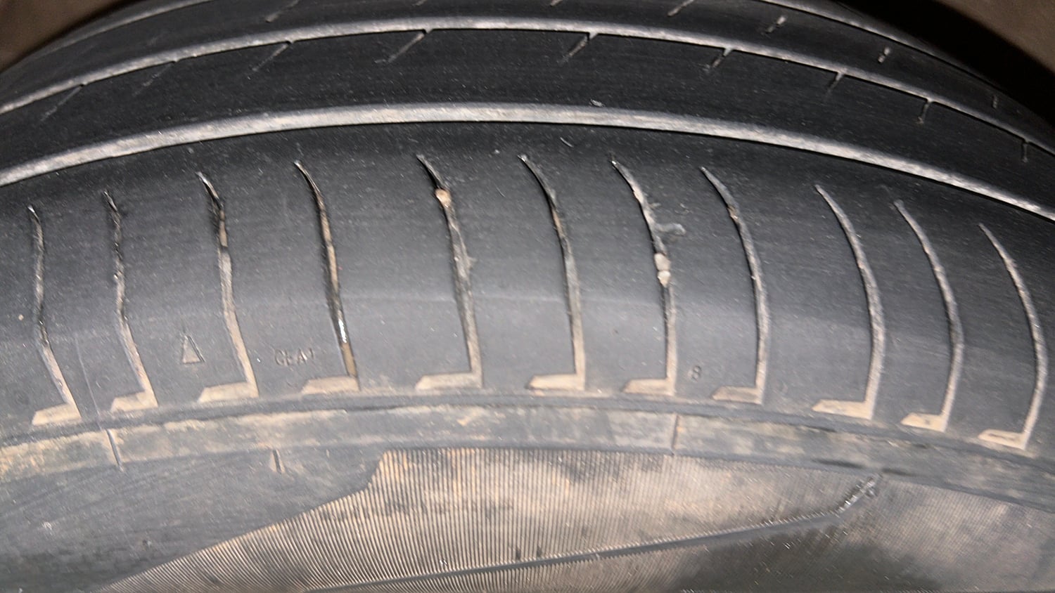Used 2024 Maruti Suzuki Dzire ZXi Plus AMT Petrol Automatic tyres LEFT FRONT TYRE TREAD VIEW