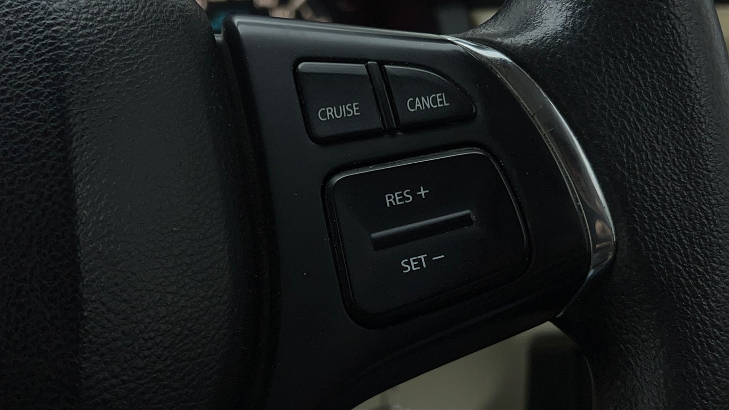 Used 2020 Maruti Suzuki Ciaz Delta Hybrid 1.5 Petrol Manual top_features Cruise control