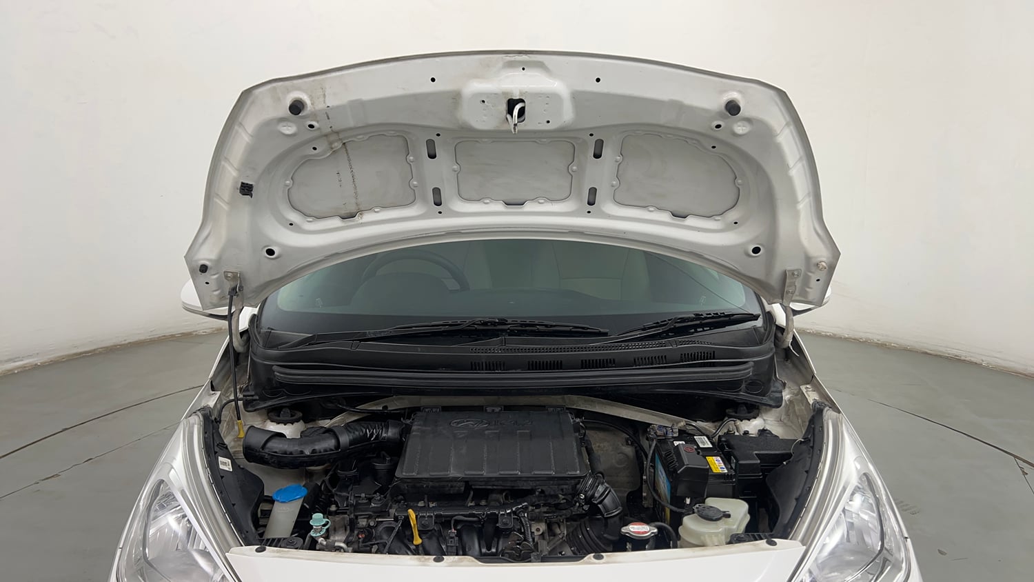 Used 2017 Hyundai Grand i10 Sportz (O) 1.2 Kappa VTVT Petrol Manual engine ENGINE & BONNET OPEN FRONT VIEW