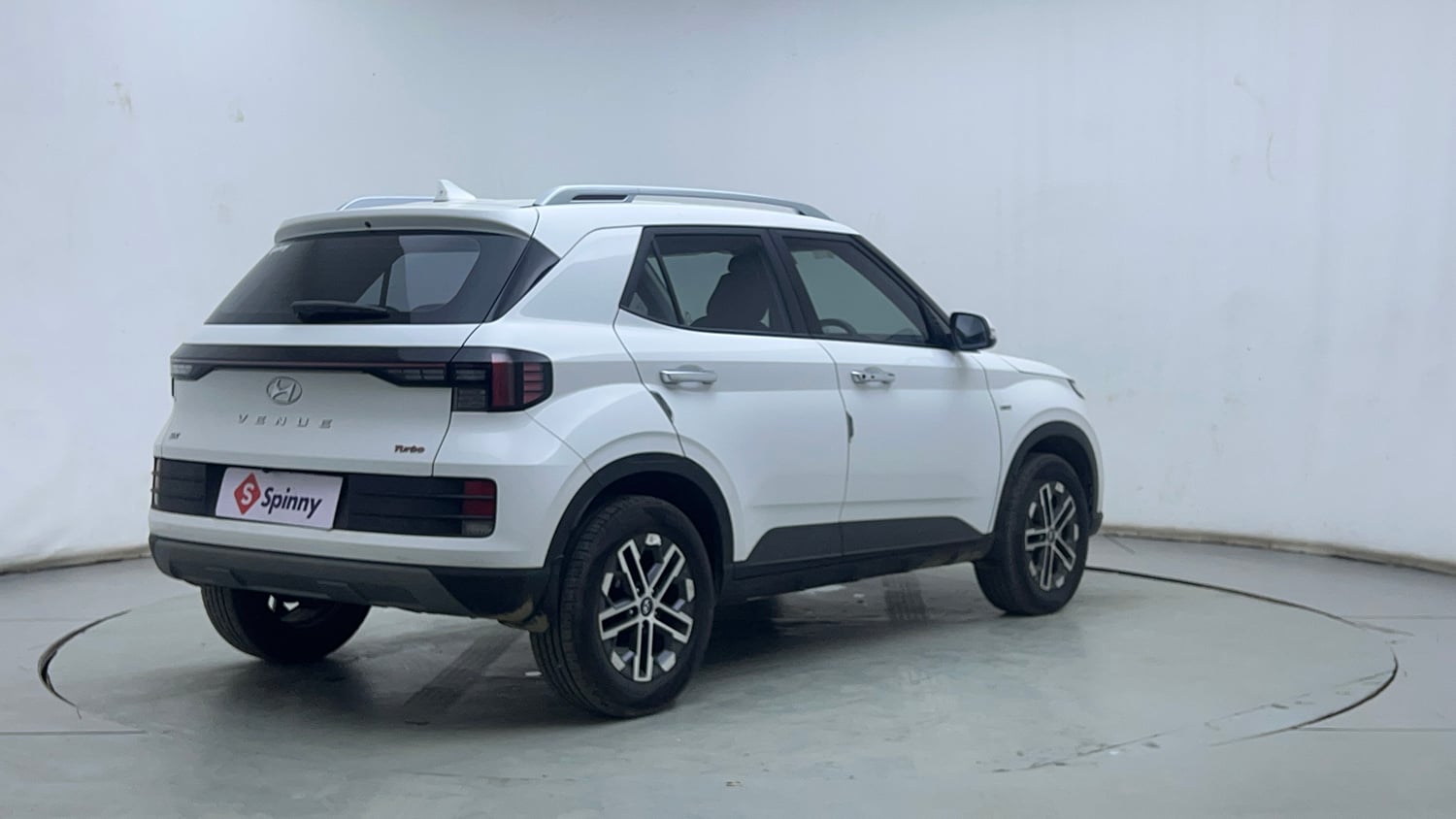 Used 2025 Hyundai Venue SX (O) 1.0 Turbo DCT Petrol Automatic exterior RIGHT REAR CORNER VIEW