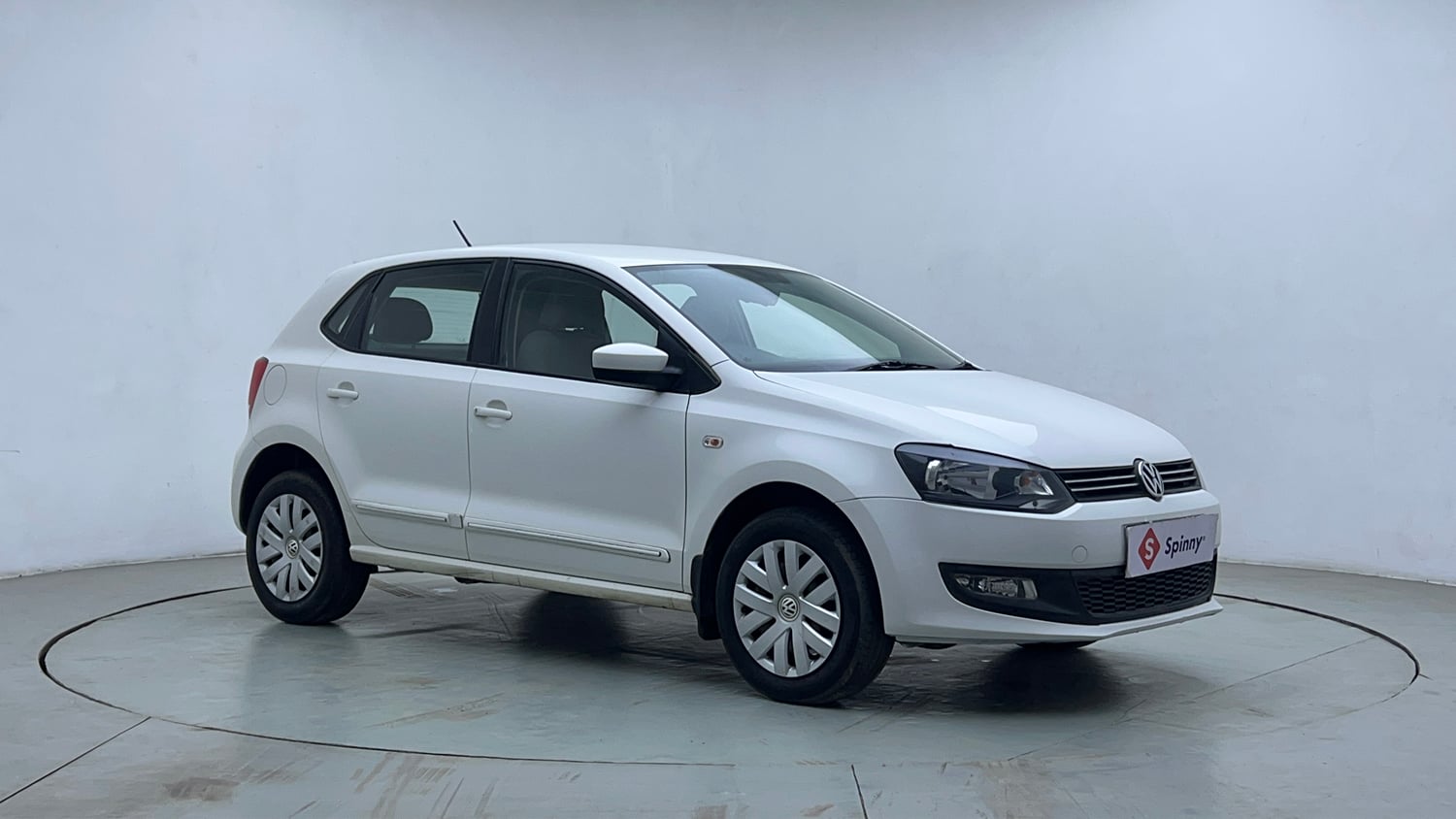 Used 2013 Volkswagen Polo Comfortline 1.2L (P) Petrol Manual exterior RIGHT FRONT CORNER VIEW