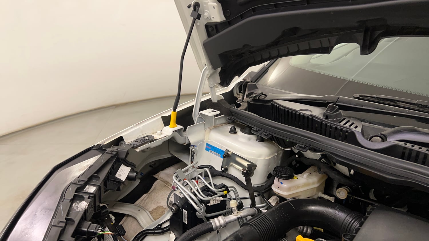 Used 2024 Tata Nexon Creative Plus S 1.2 Revotron Petrol 7DCA Petrol Automatic engine ENGINE RIGHT SIDE HINGE & APRON VIEW