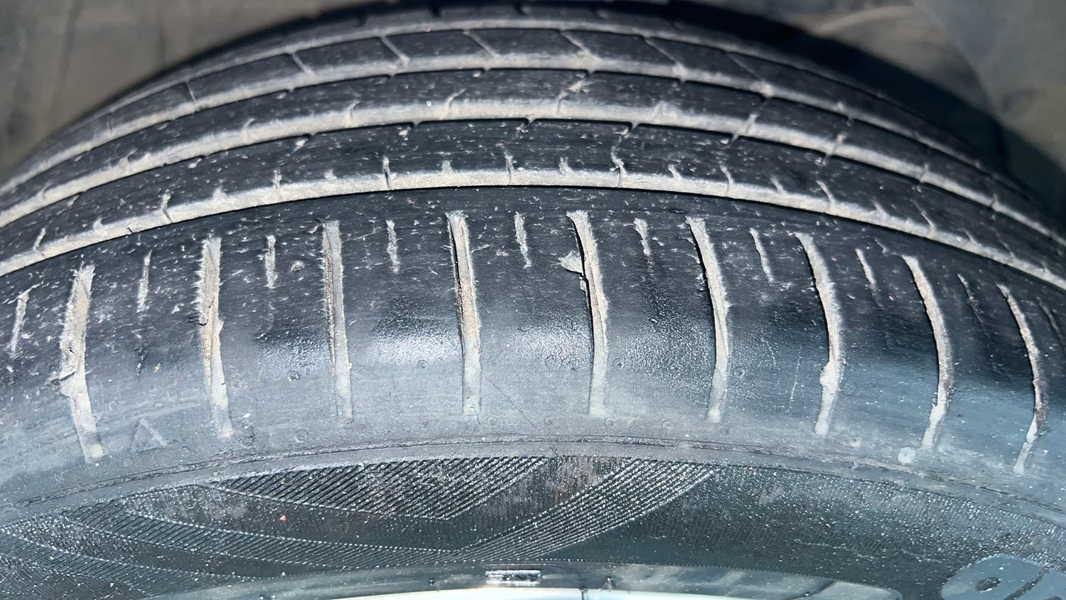 Used 2023 Toyota Glanza G AMT Petrol Automatic tyres RIGHT FRONT TYRE TREAD VIEW