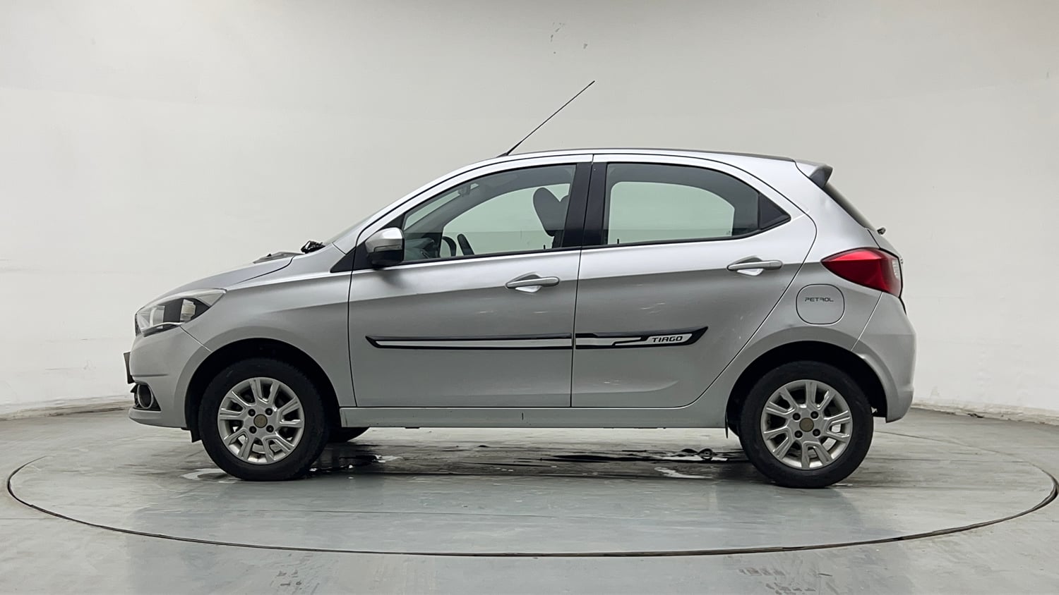Used 2018 Tata Tiago Revotron XZ Petrol Manual exterior LEFT SIDE VIEW