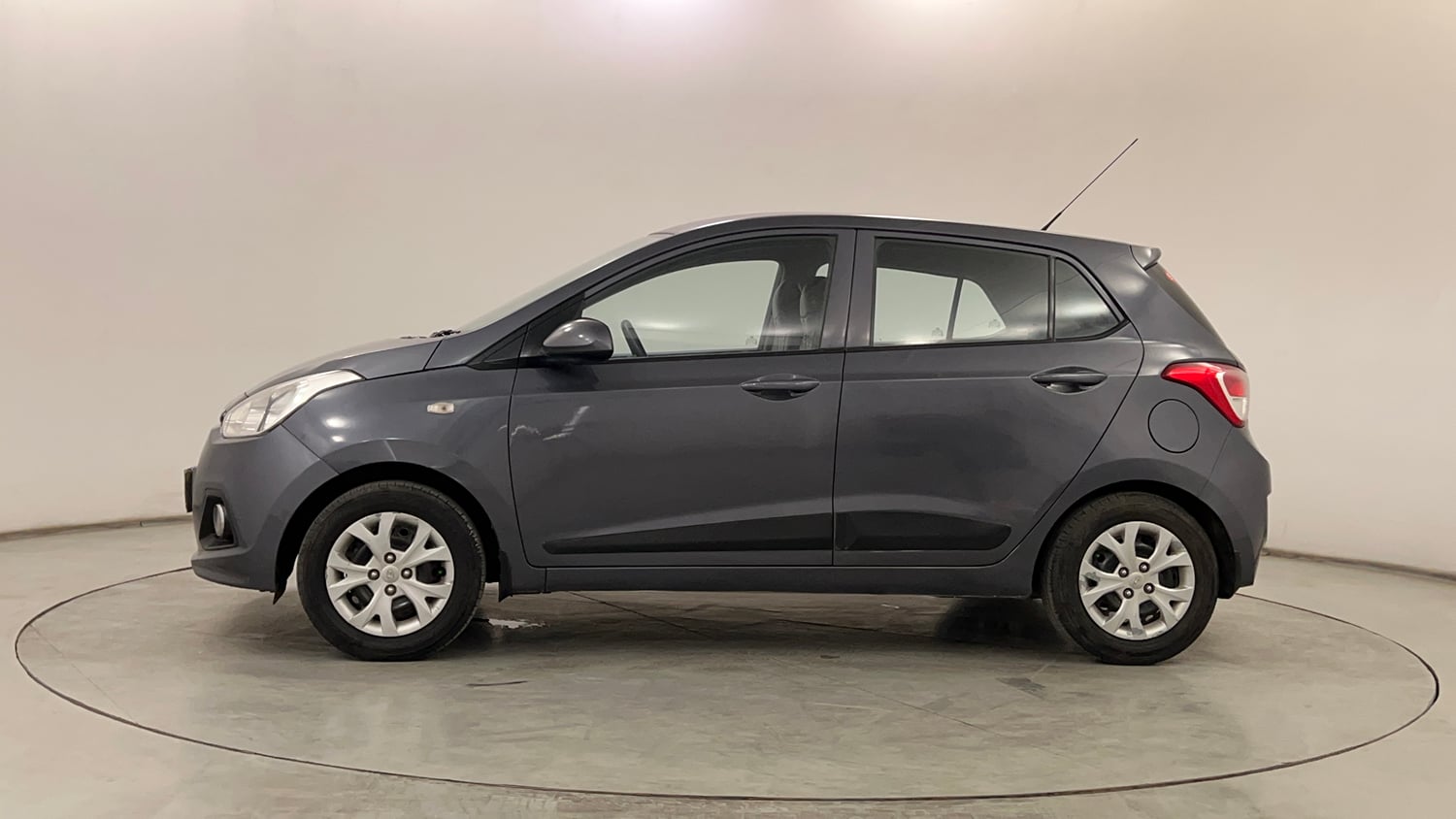 Used 2016 Hyundai Grand i10 Magna 1.2 Kappa VTVT CNG (outside fitted) Cng Manual exterior LEFT SIDE VIEW