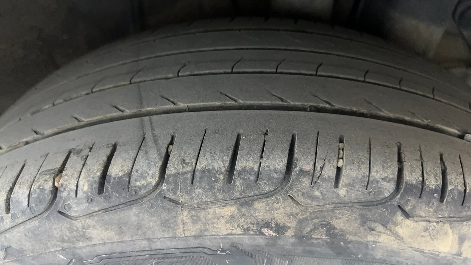 Used 2017 Hyundai Elite i20 Asta 1.2 Petrol Manual tyres LEFT REAR TYRE TREAD VIEW