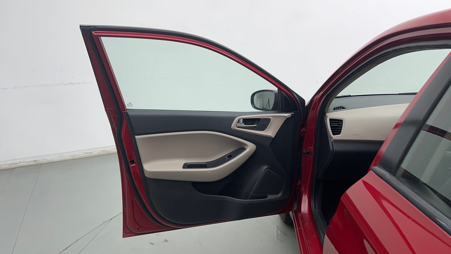 Used 2017 Hyundai Elite i20 Sportz 1.2 Petrol Manual interior LEFT FRONT DOOR OPEN VIEW