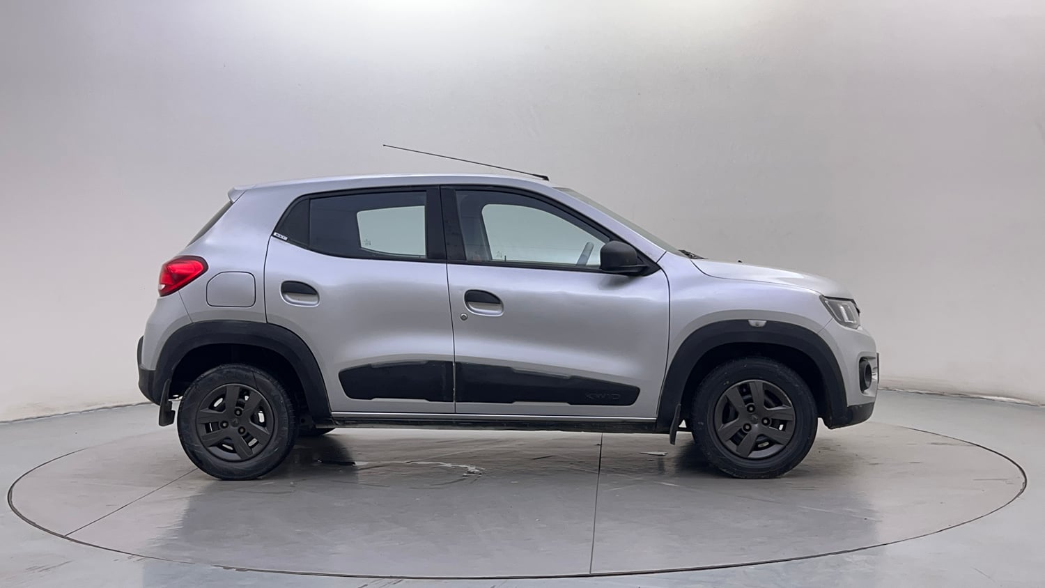 Used 2018 Renault Kwid 1.0 RXT AMT Petrol Automatic exterior RIGHT SIDE VIEW