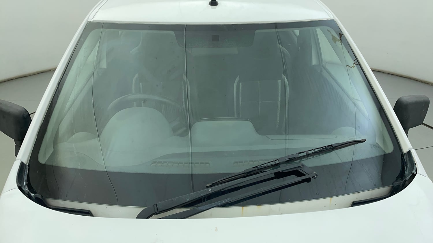 Used 2016 Renault Kwid RXT Petrol Manual exterior FRONT WINDSHIELD VIEW