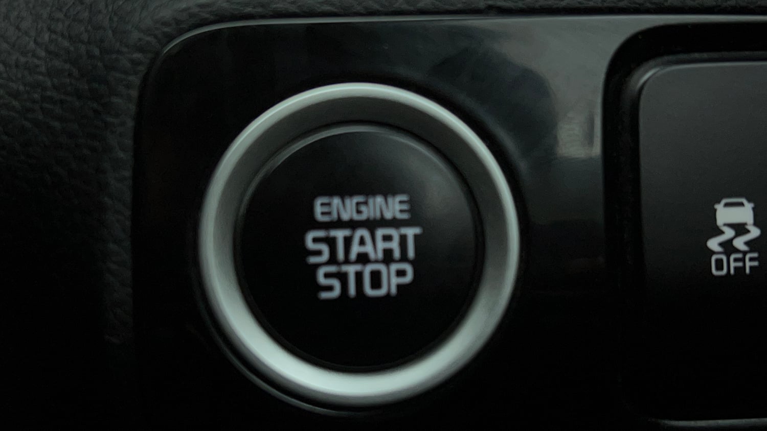 Used 2024 Kia Sonet X Line 1.0 Turbo Petrol DCT Petrol Automatic top_features Keyless start