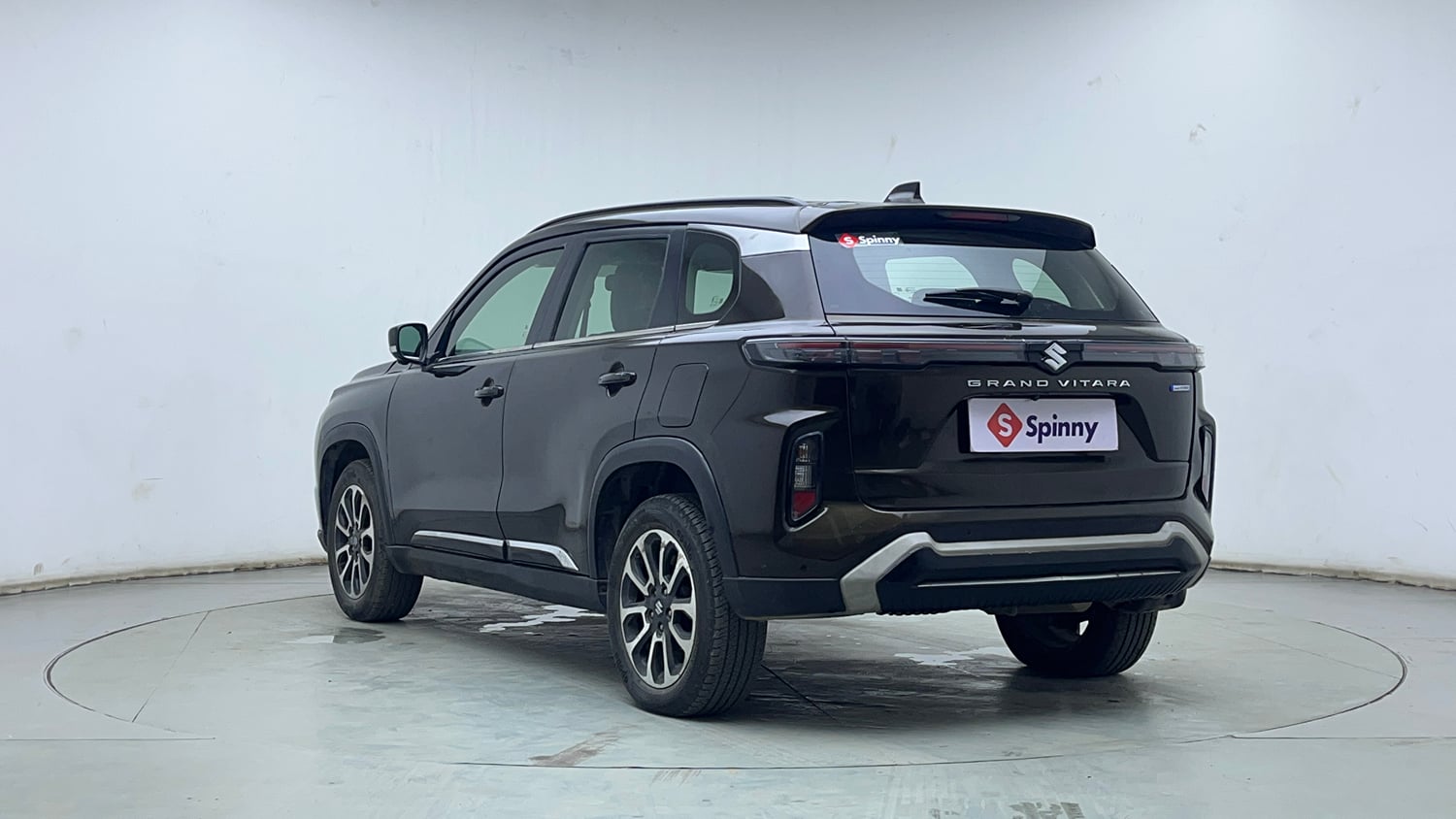 Used 2023 Maruti Suzuki Grand Vitara Alpha Smart Hybrid AT Petrol Automatic exterior LEFT REAR CORNER VIEW