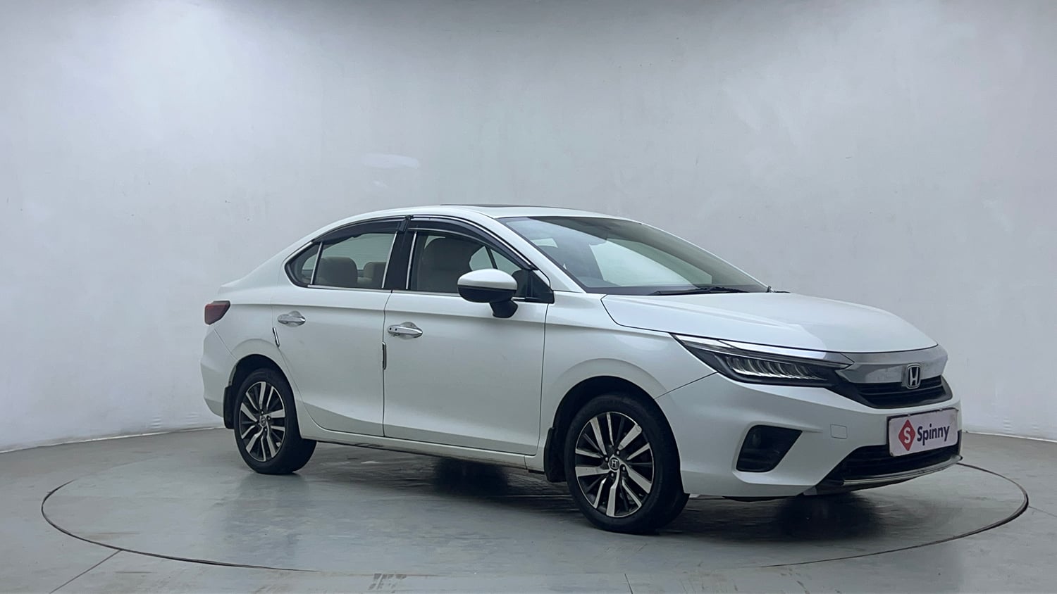 Used 2021 Honda City ZX CVT Petrol Petrol Automatic exterior RIGHT FRONT CORNER VIEW