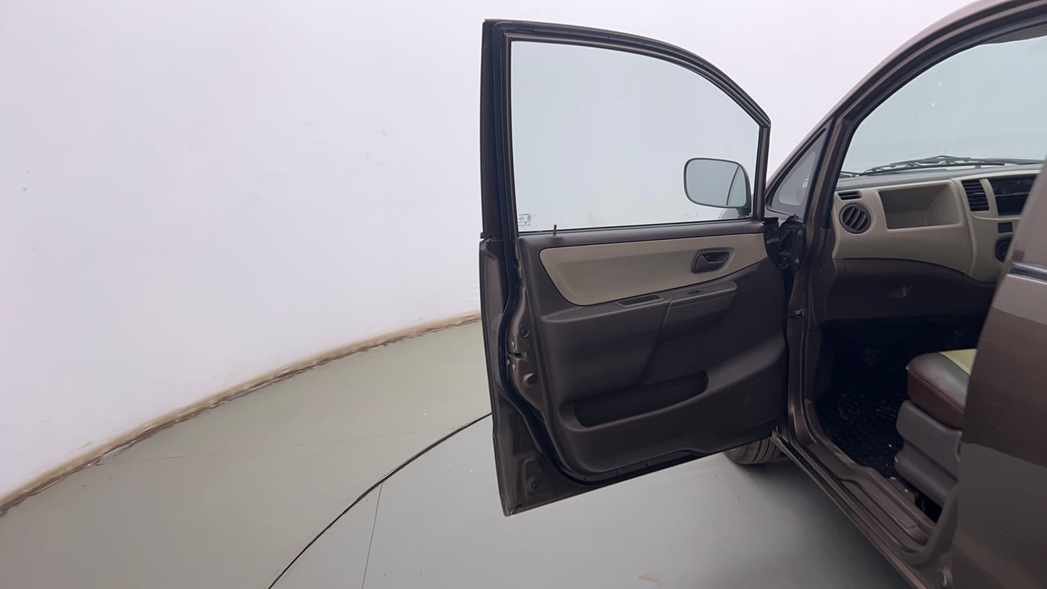 Used 2013 Maruti Suzuki Estilo LXi BS-IV Petrol Manual interior LEFT FRONT DOOR OPEN VIEW