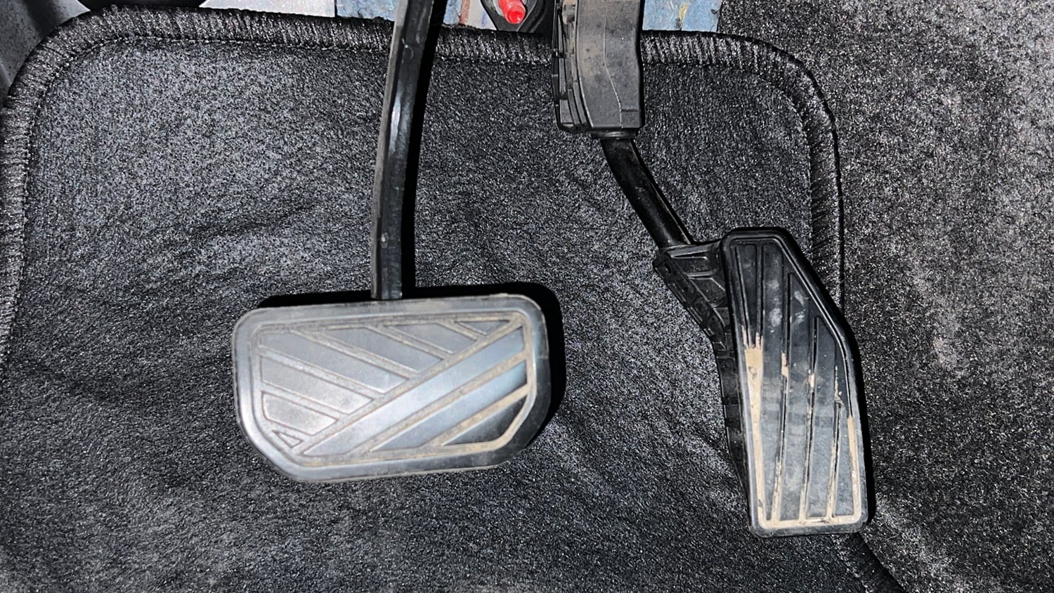 Used 2022 Maruti Suzuki Swift ZXi AMT Petrol Automatic interior PEDALS VIEW