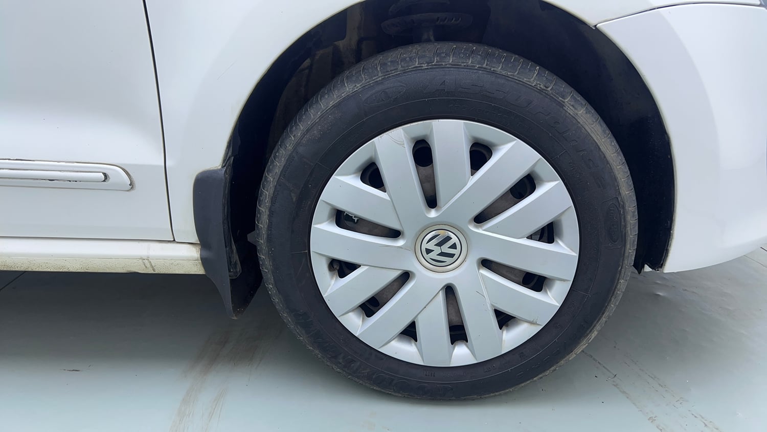 Used 2013 Volkswagen Polo Comfortline 1.2L (P) Petrol Manual tyres RIGHT FRONT TYRE RIM VIEW