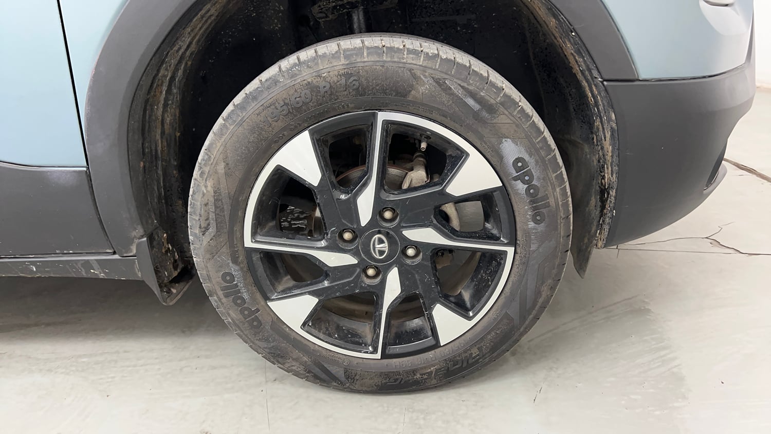 Used 2023 Tata Punch Creative Dual Tone Petrol Manual tyres RIGHT FRONT TYRE RIM VIEW