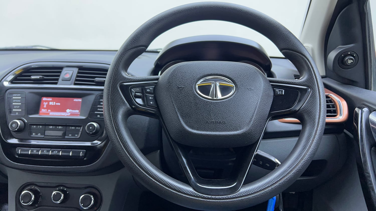 Used 2018 Tata Tigor Revotron XZA Petrol Automatic interior STEERING VIEW