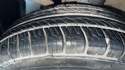 Used 2020 Maruti Suzuki Wagon R 1.0 LXi 1.0 Petrol Manual tyres LEFT FRONT TYRE TREAD VIEW