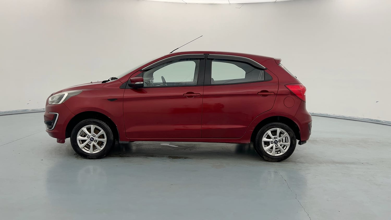Used 2019 Ford Figo Titanium 1.2 Ti-VCT MT Petrol Manual exterior LEFT SIDE VIEW