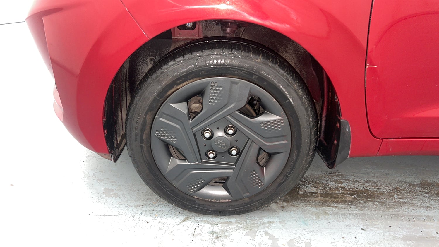 Used 2021 Hyundai Grand i10 Nios Magna Corporate Edition 1.2 Kappa VTVT Petrol Manual tyres LEFT FRONT TYRE RIM VIEW