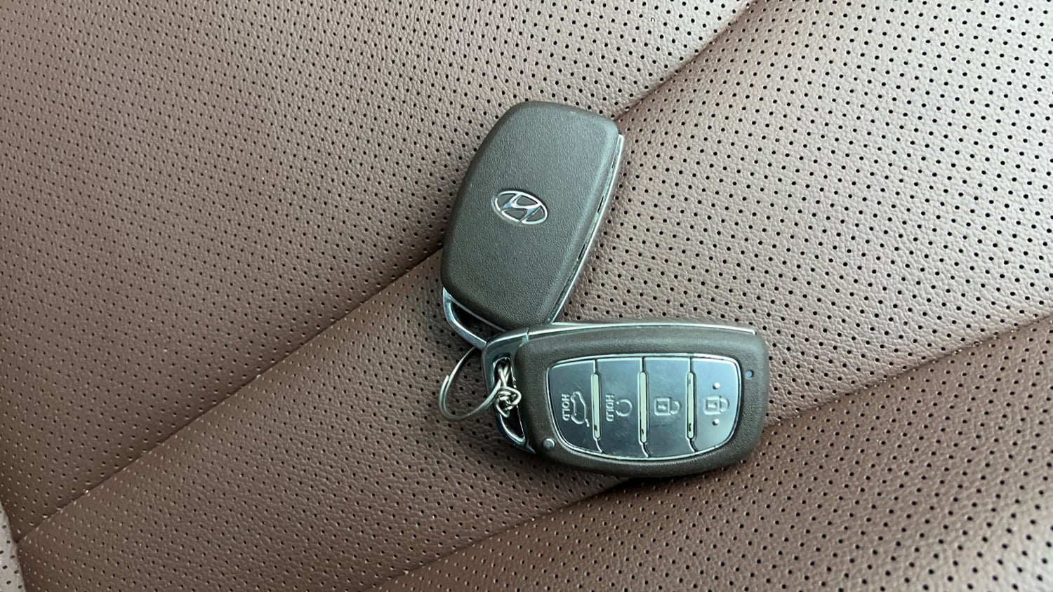 Used 2023 Hyundai Alcazar Platinum 7 STR 1.5 Turbo Petrol Petrol Manual extra CAR KEY VIEW