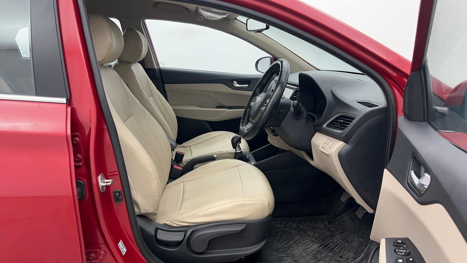 Used 2019 Hyundai Verna SX 1.6 VTVT Petrol Manual interior RIGHT SIDE FRONT DOOR CABIN VIEW