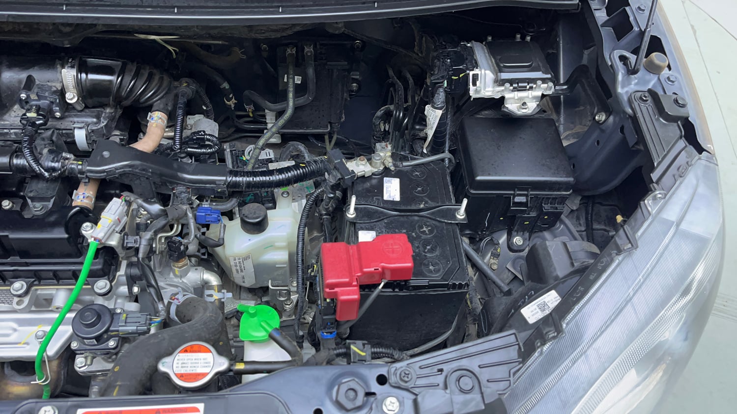 Used 2023 Maruti Suzuki Wagon R ZXI 1.2 AGS Petrol Automatic engine ENGINE LEFT SIDE VIEW