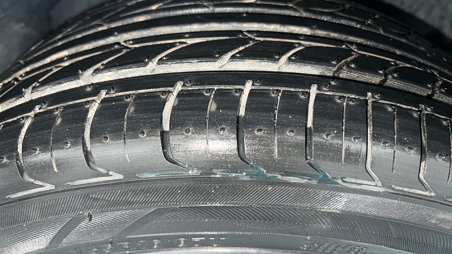 Used 2022 Tata Altroz XZ Petrol Petrol Manual tyres RIGHT FRONT TYRE TREAD VIEW