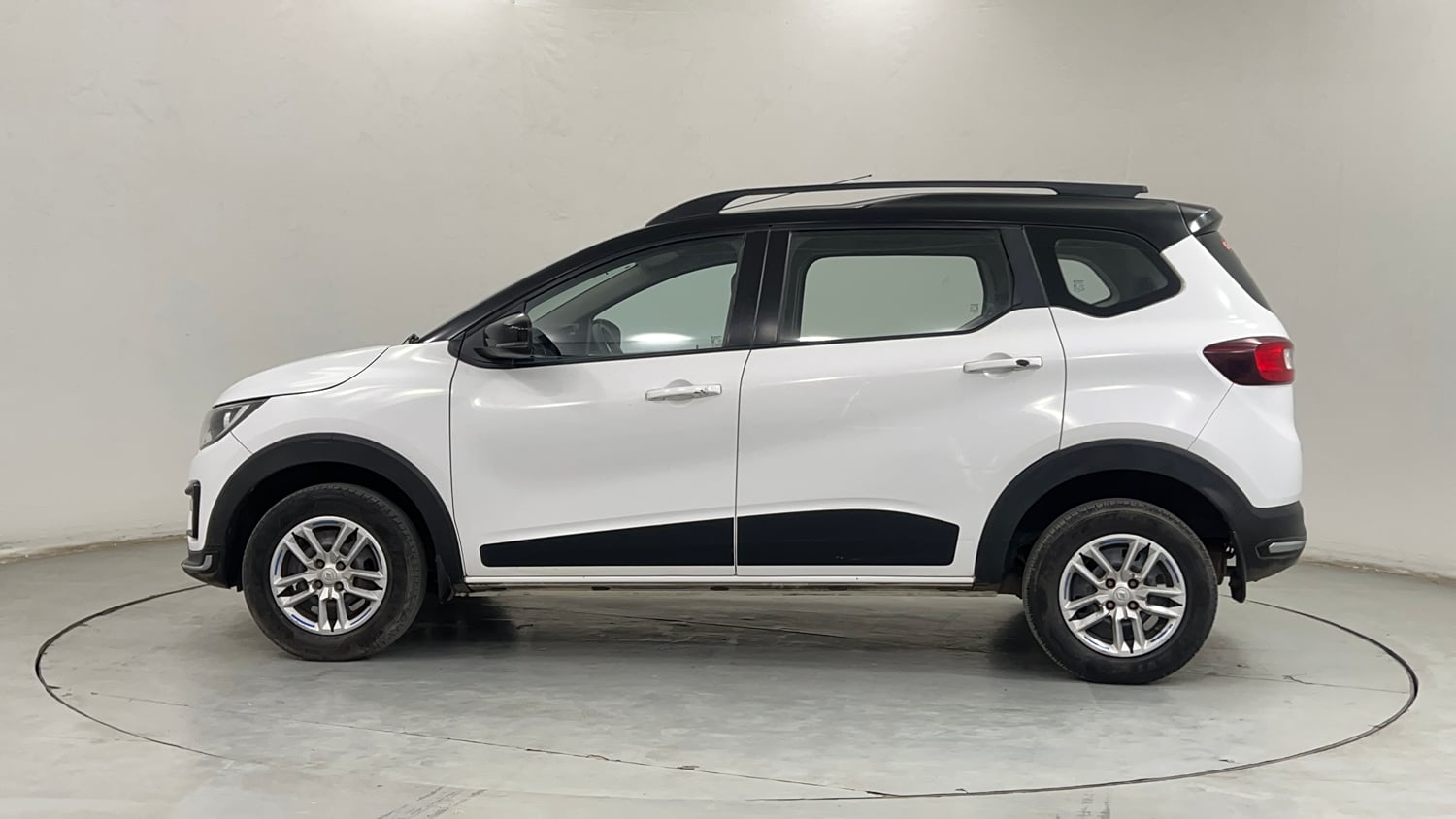Used 2022 Renault Triber RXT EASY-R AMT Petrol Automatic exterior LEFT SIDE VIEW