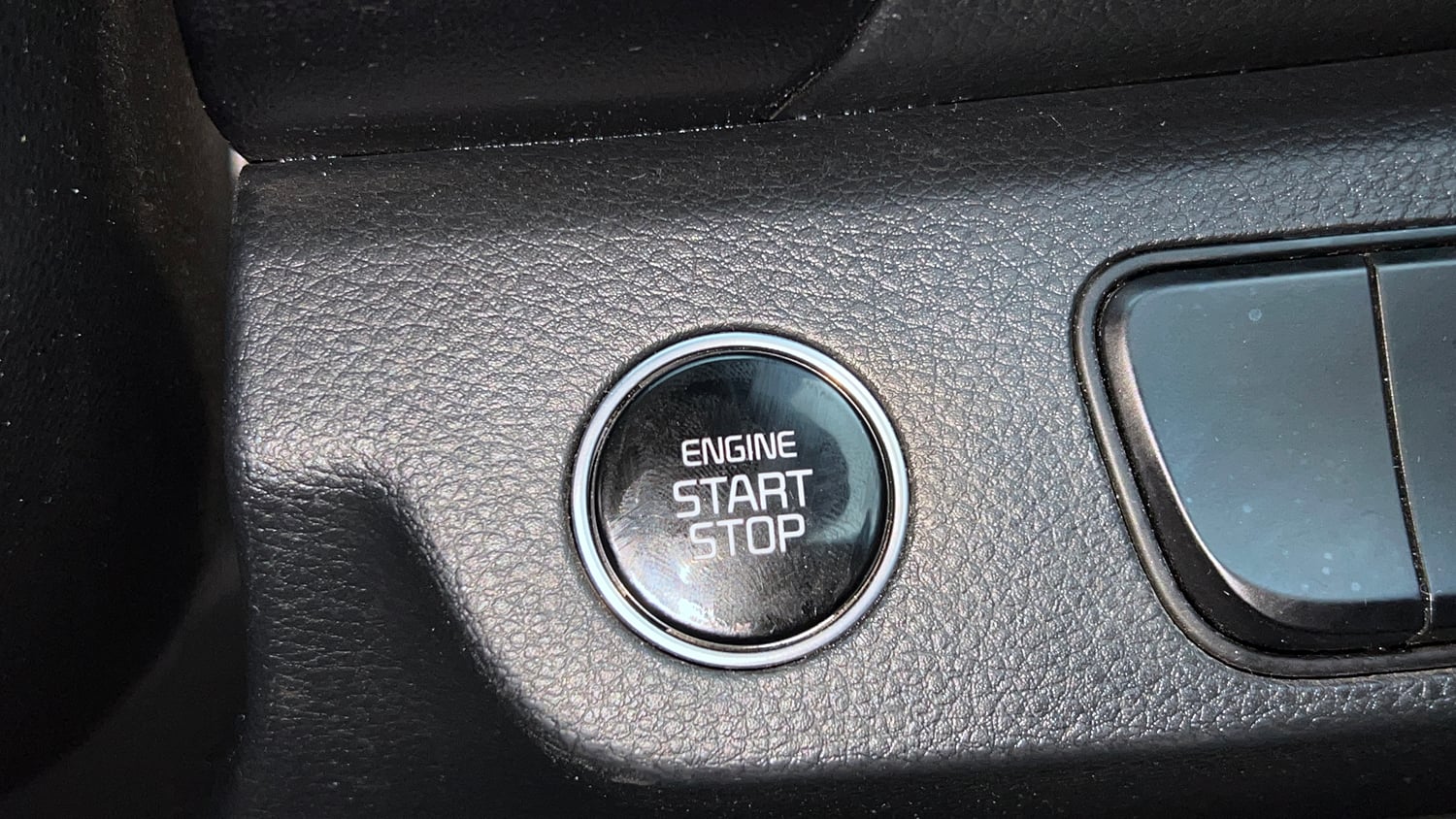 Used 2020 Kia Seltos Anniversary Edition 1.5 Petrol Manual top_features Keyless start