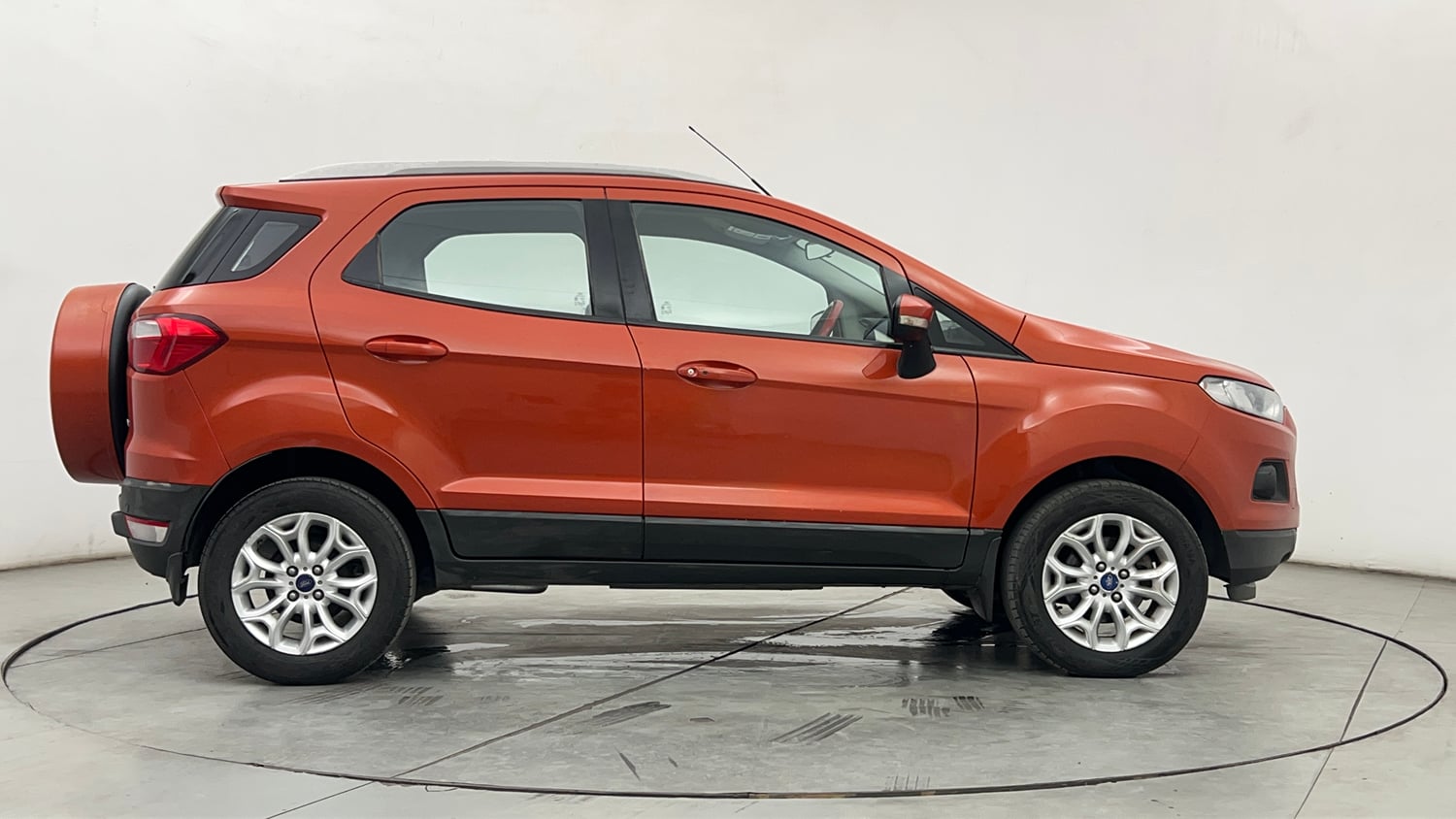 Used 2016 Ford EcoSport Titanium 1.5L Ti-VCT AT Petrol Automatic exterior RIGHT SIDE VIEW