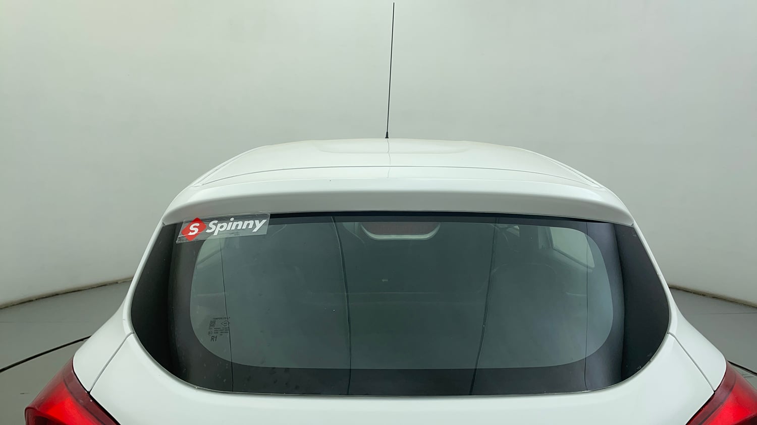 Used 2016 Renault Kwid RXT Petrol Manual exterior BACK WINDSHIELD VIEW