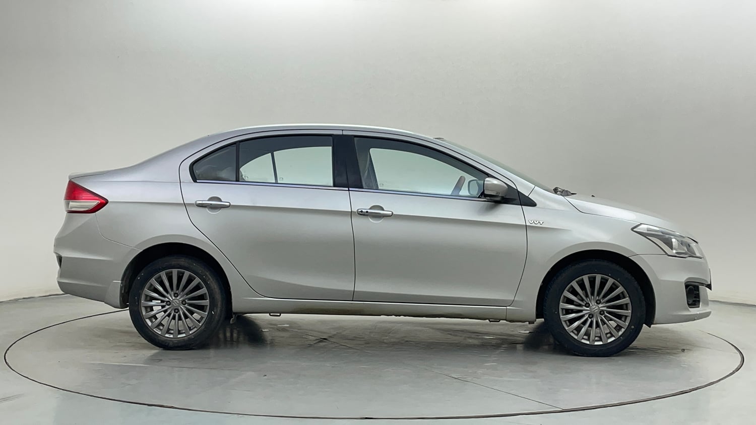 Used 2015 Maruti Suzuki Ciaz ZXI+ Petrol Manual exterior RIGHT SIDE VIEW