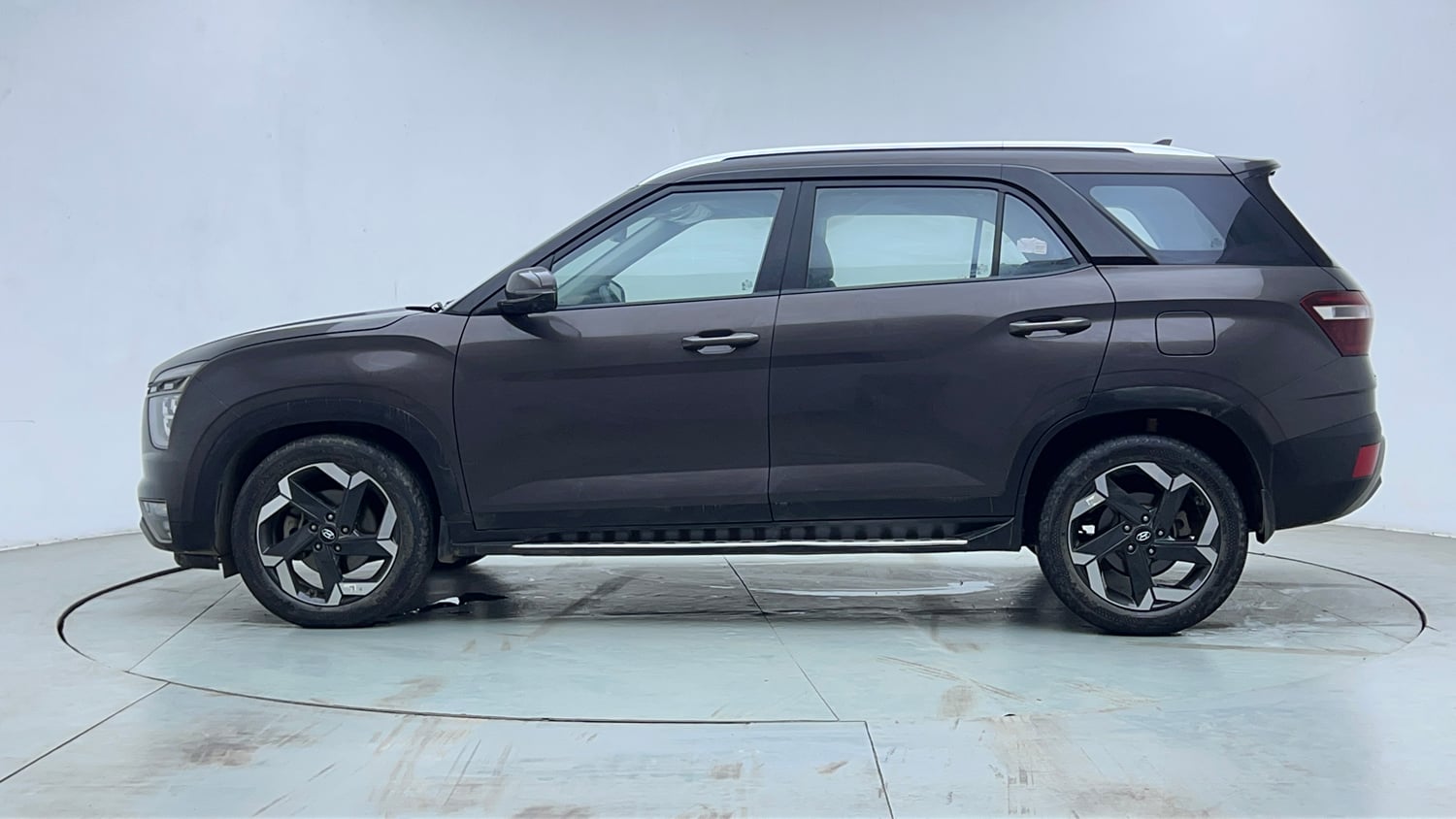 Used 2021 Hyundai Alcazar Platinum (O) 6 STR 2.0 Petrol AT Petrol Automatic exterior LEFT SIDE VIEW