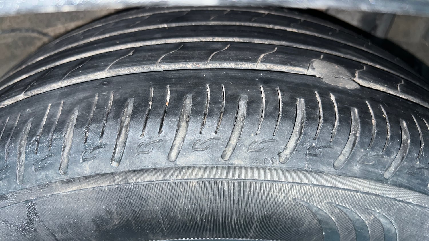 Used 2024 Kia Sonet X Line 1.0 Turbo Petrol DCT Petrol Automatic tyres LEFT REAR TYRE TREAD VIEW