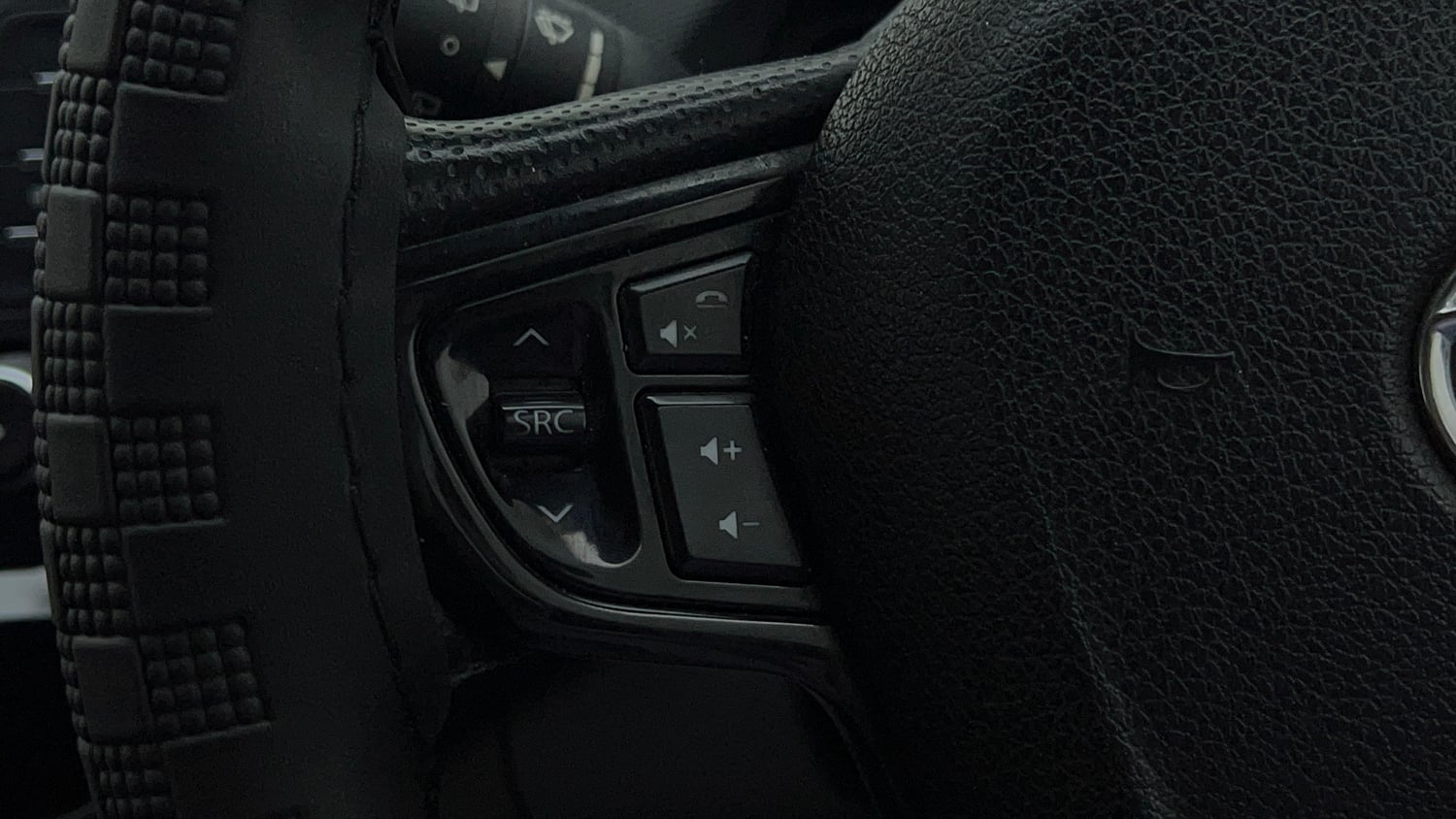 Used 2018 Tata Tiago Revotron XZ Petrol Manual top_features Steering mounted controls