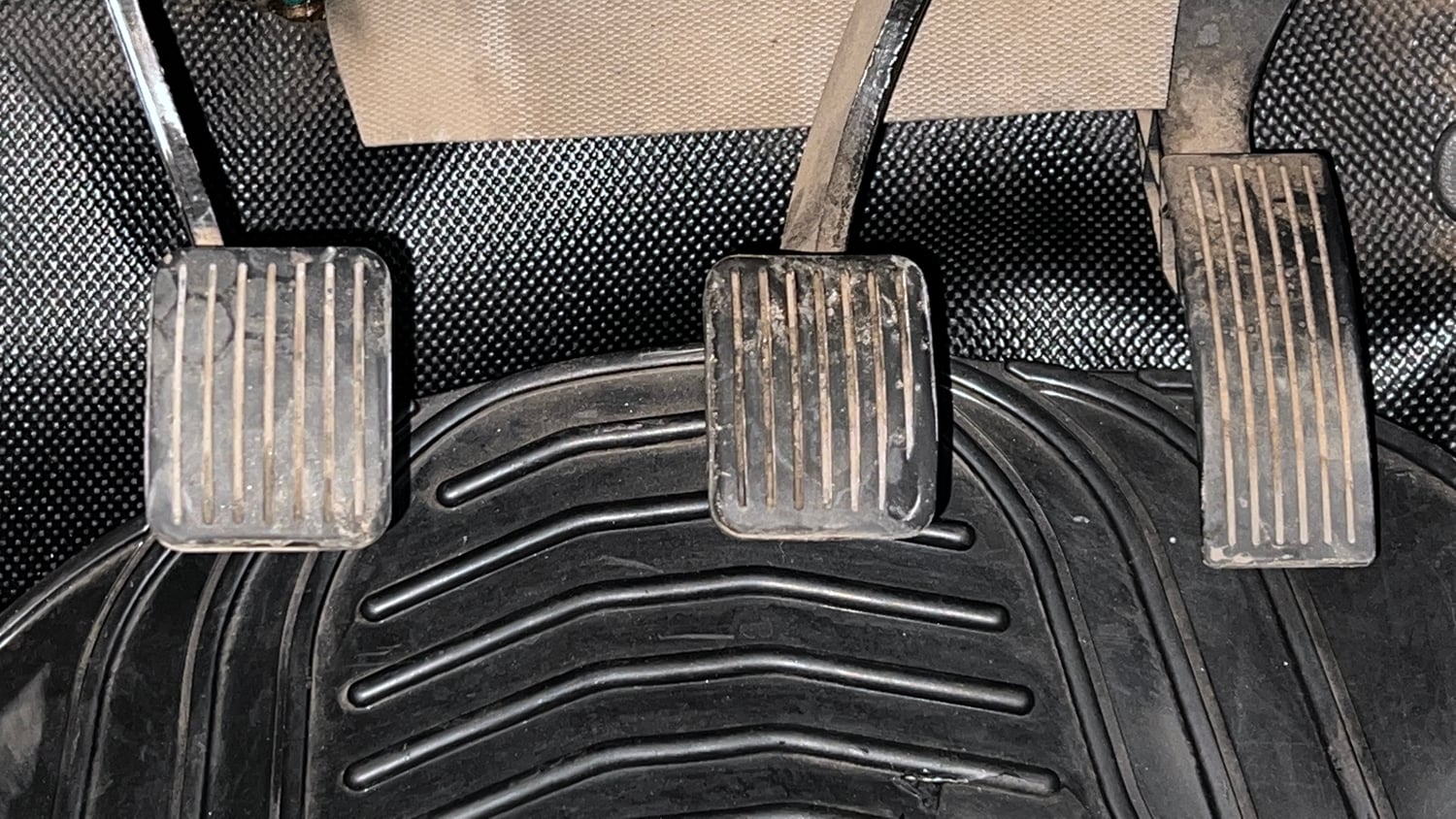 Used 2017 Hyundai Grand i10 Sportz (O) 1.2 Kappa VTVT Petrol Manual interior PEDALS VIEW