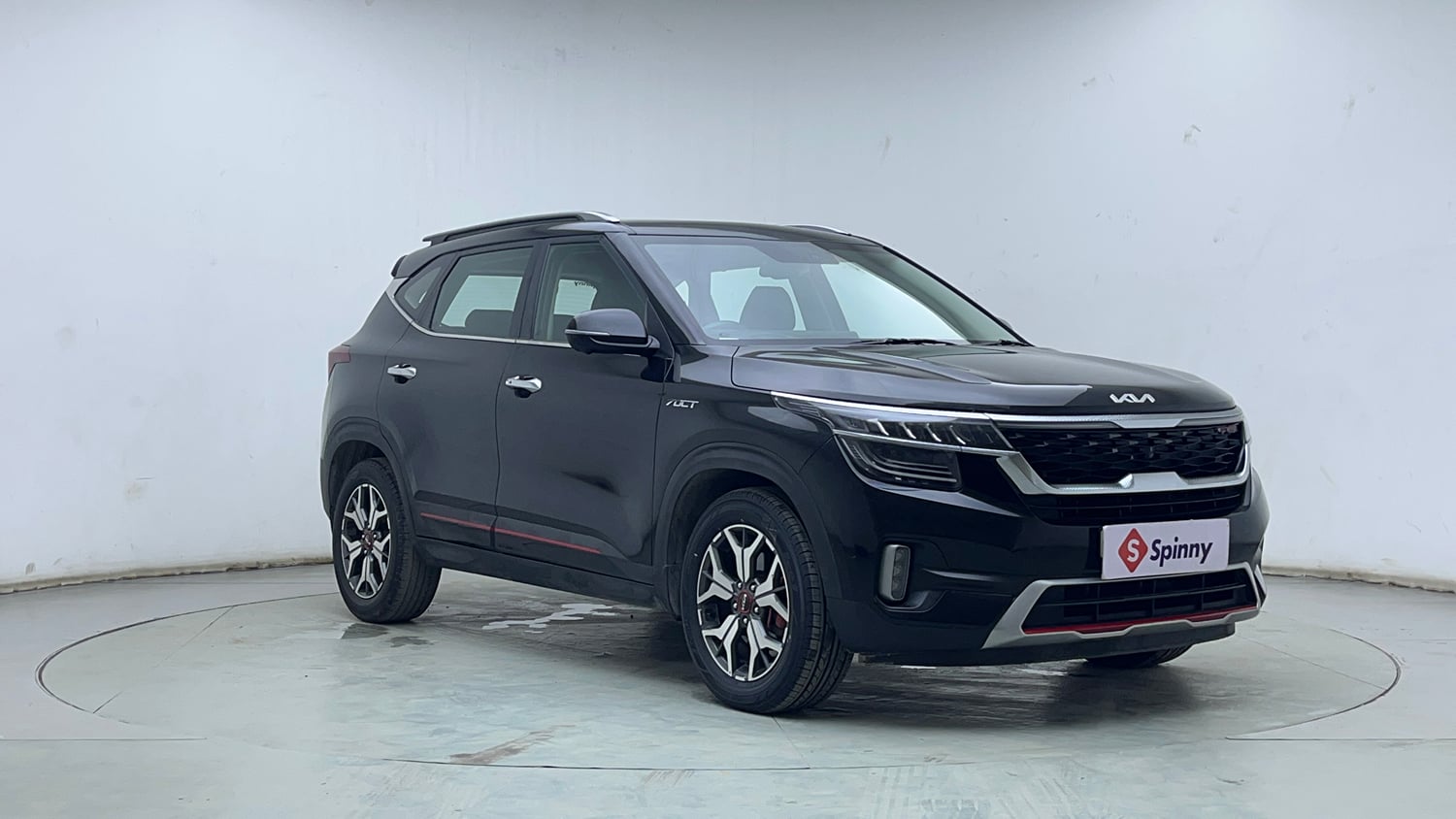 Used 2022 Kia Seltos GTX Plus 1.4 DCT Petrol Automatic exterior RIGHT FRONT CORNER VIEW